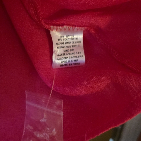 Cozy Casual NWOT Fuchsia Ruffle Sleeve Button Down Blouse...size 1x - Picture 5 of 7